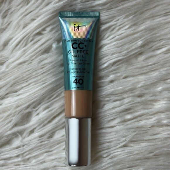 IT Cosmetics CC+ Cream Natural Matte Foundation with SPF 40 Medium Tan - Picture 3 of 12